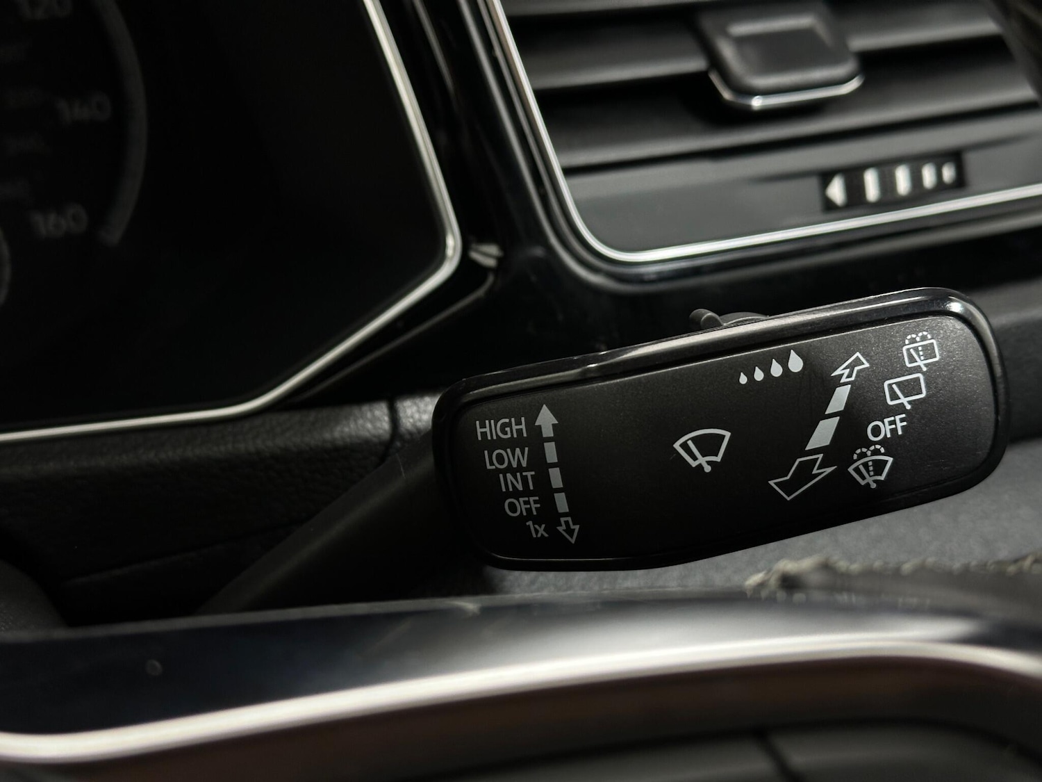 Used Volkswagen T-Roc 2022 for sale - 77387079: Photo 16