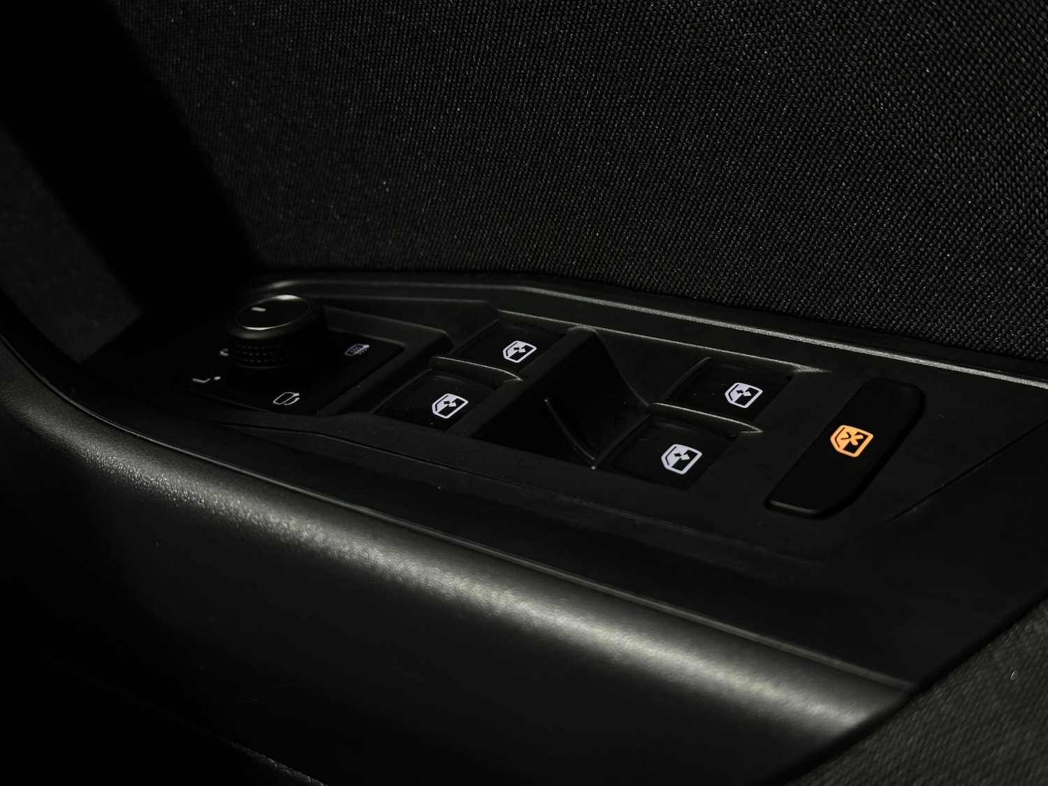 Used Volkswagen T-Roc 2022 for sale - 77387079: Photo 18