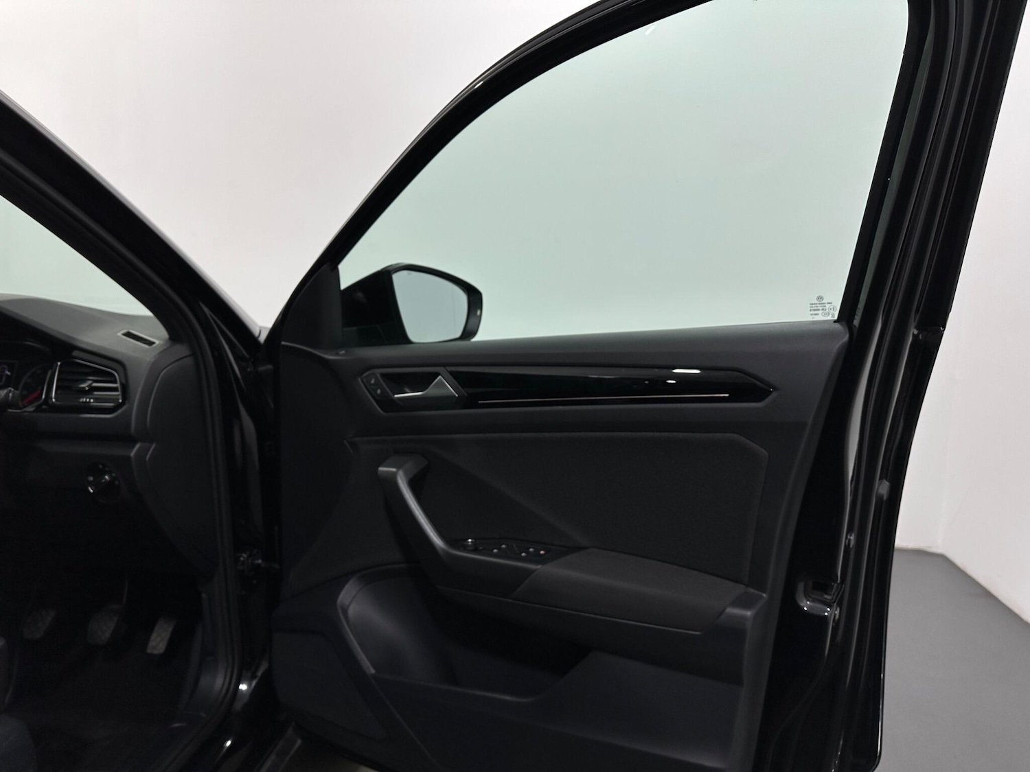 Used Volkswagen T-Roc 2022 for sale - 77387079: Photo 33