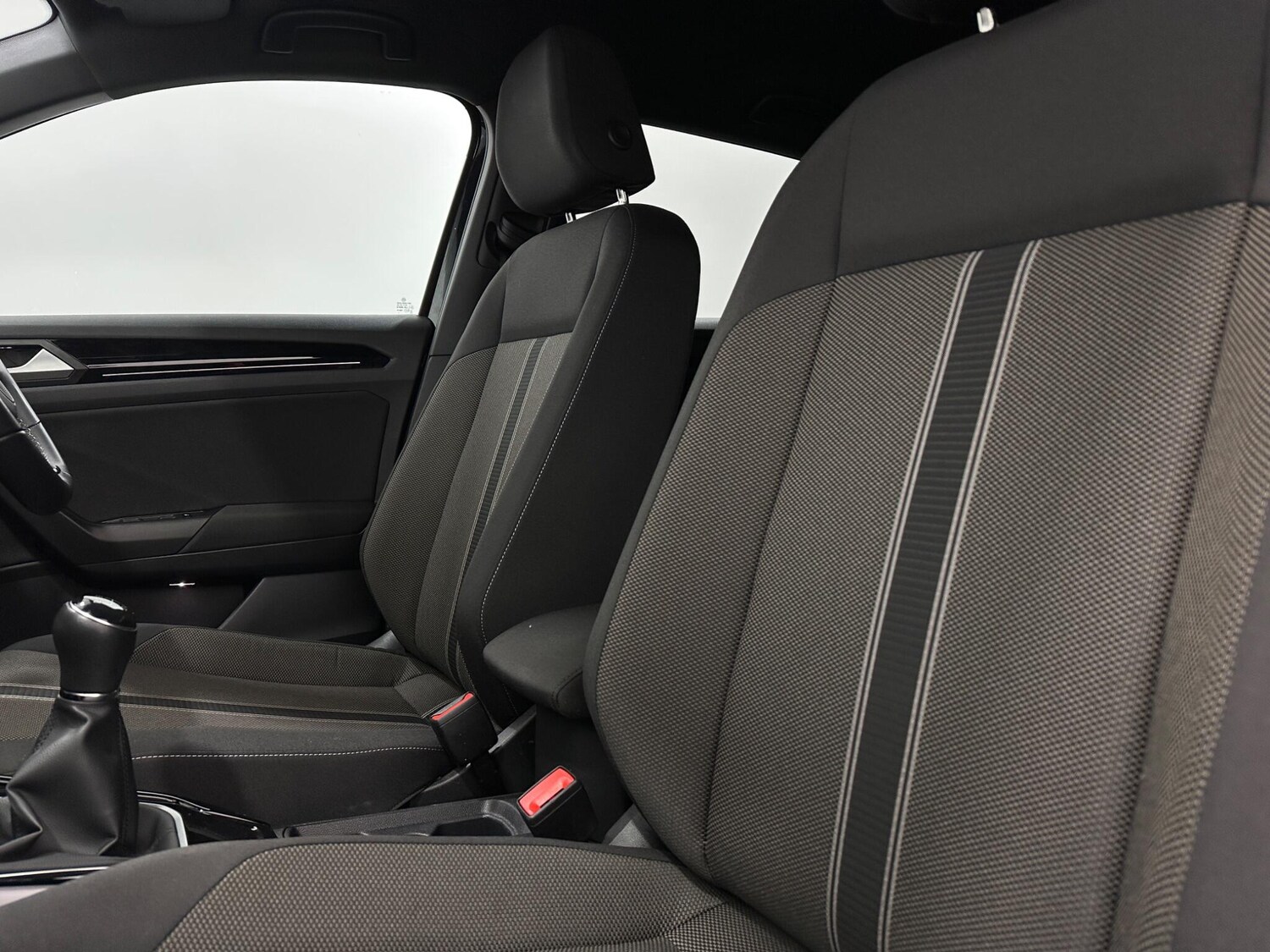 Used Volkswagen T-Roc 2022 for sale - 77387079: Photo 35