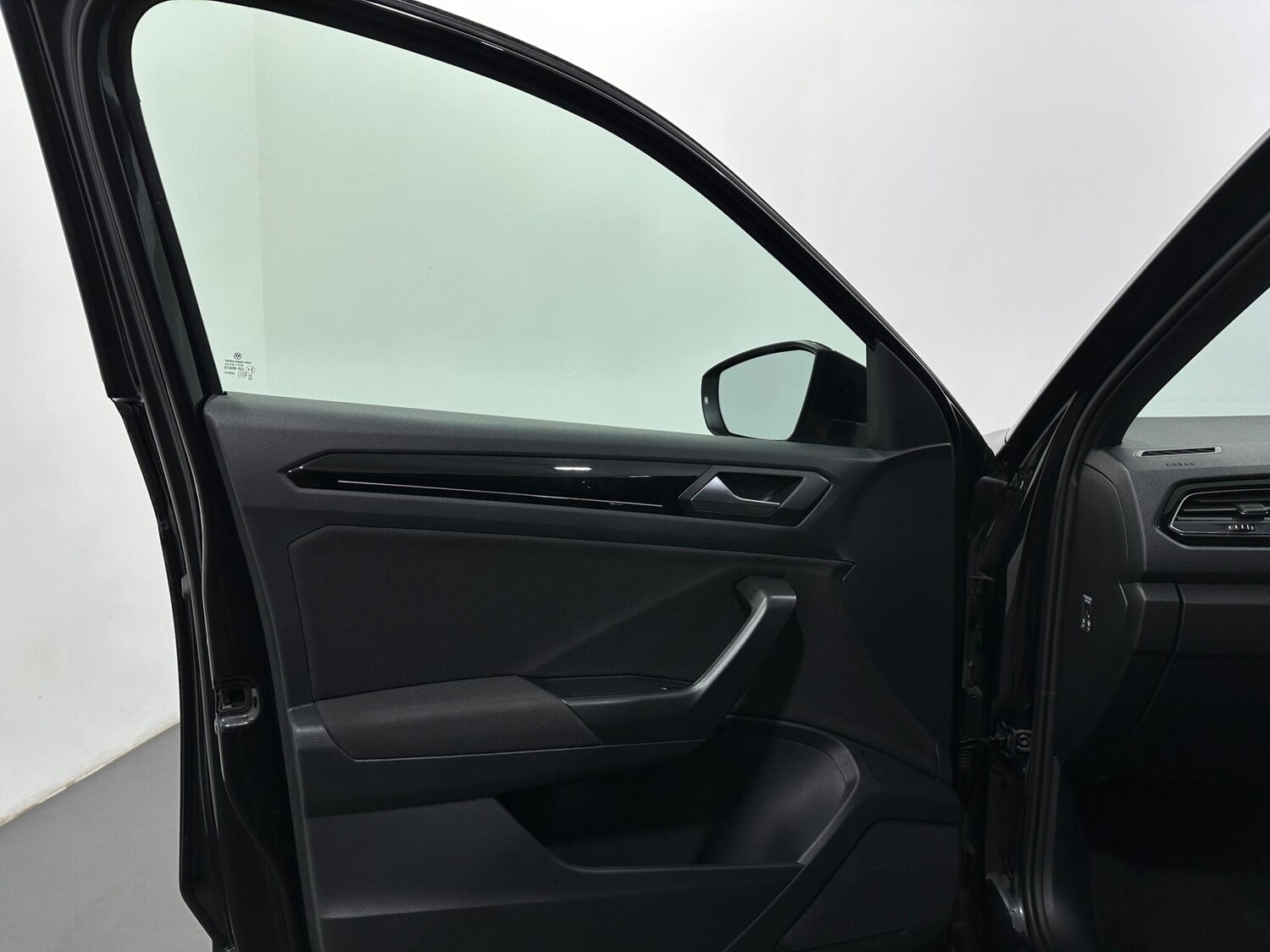 Used Volkswagen T-Roc 2022 for sale - 77387079: Photo 37