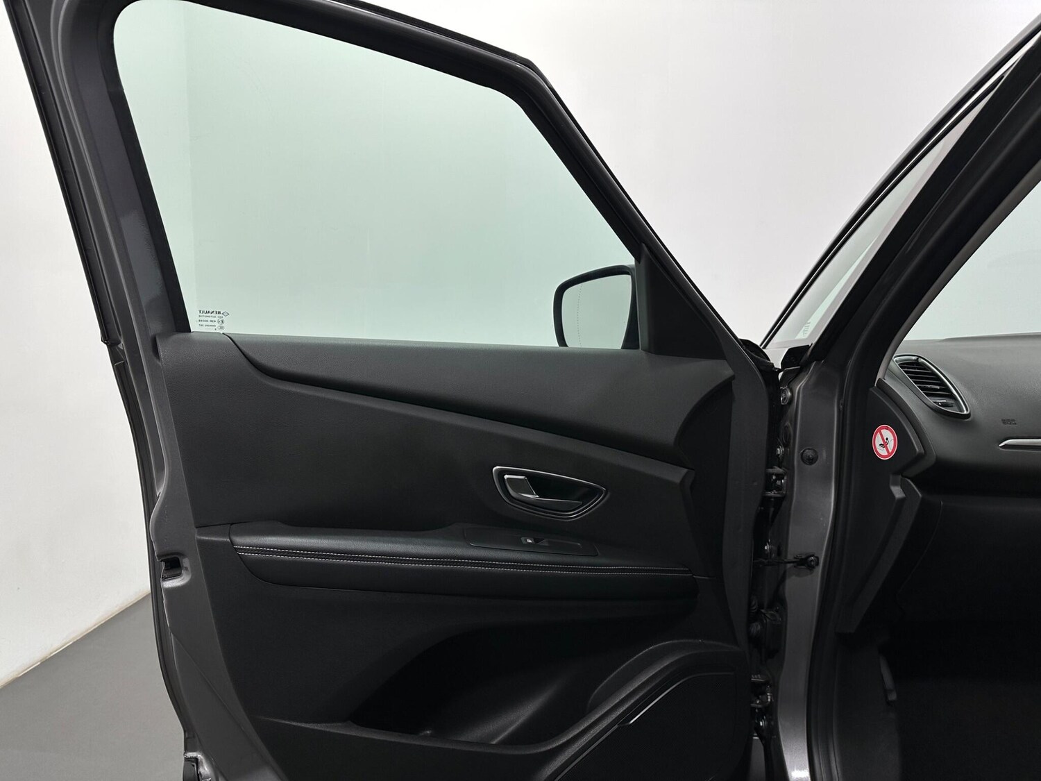 Used Renault Scenic 2017 for sale - 78156513: Photo 37