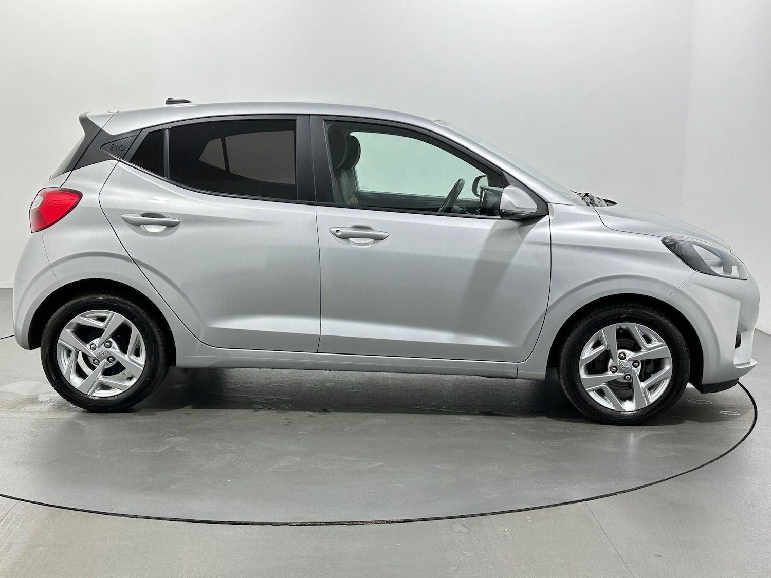 Used Hyundai i10 2021 for sale - 76913116: Photo 9