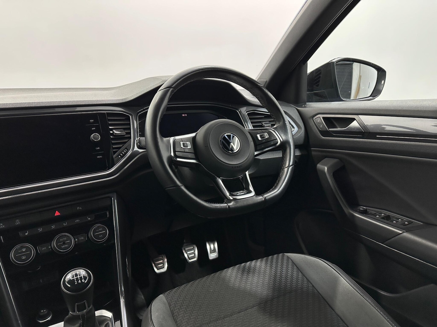 Used Volkswagen T-Roc 2021 for sale - 77097408: Photo 11