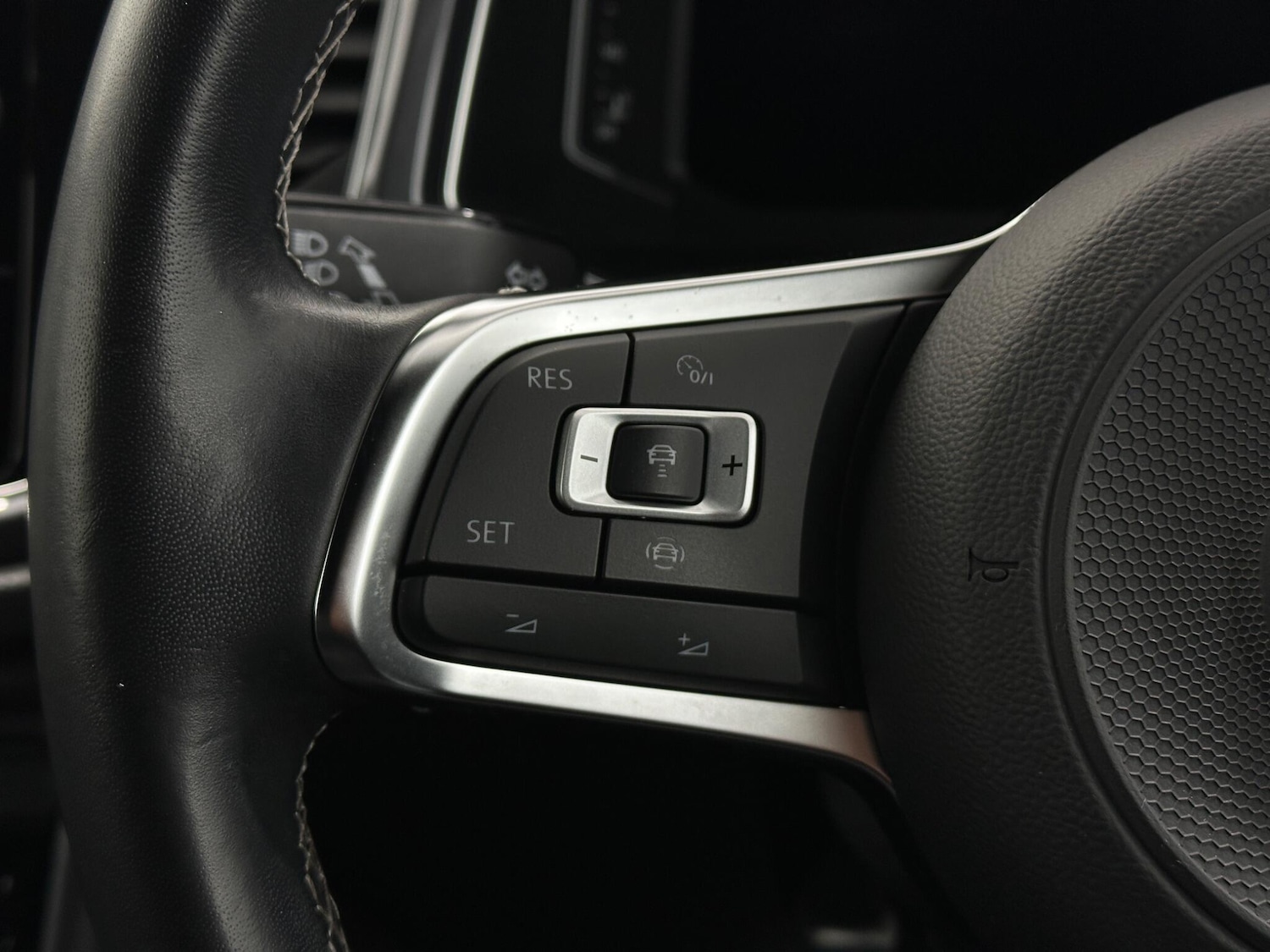 Used Volkswagen T-Roc 2021 for sale - 77097408: Photo 14