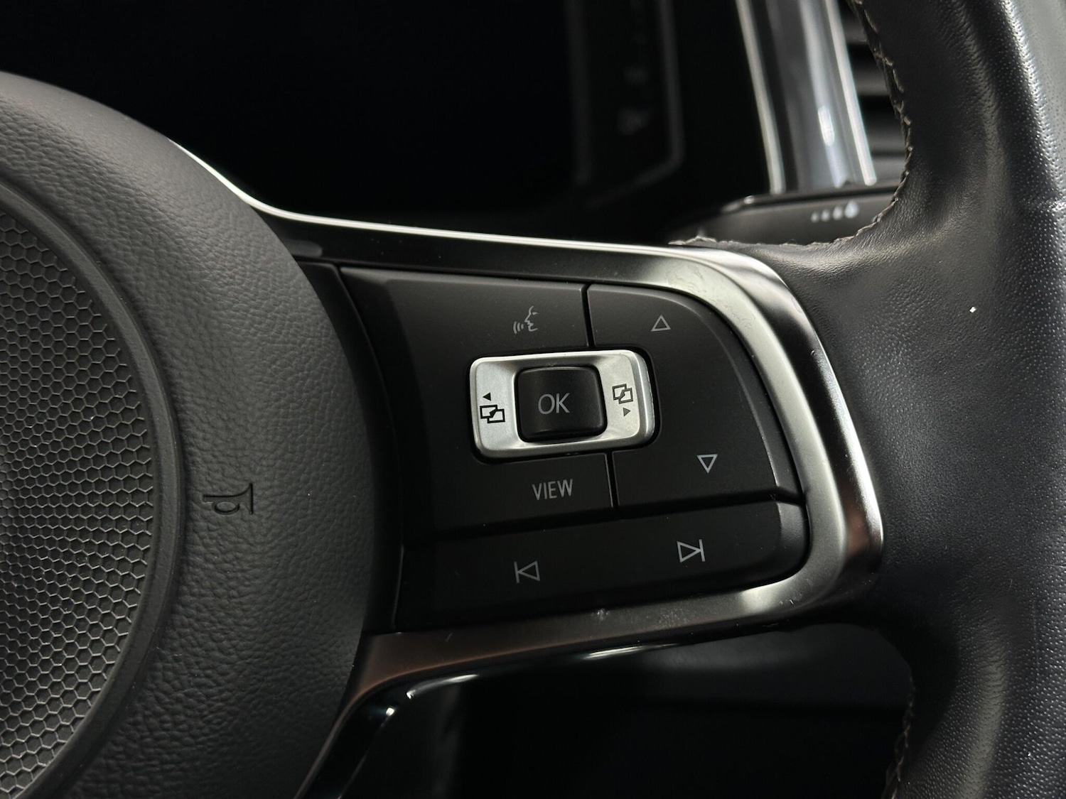 Used Volkswagen T-Roc 2021 for sale - 77097408: Photo 15