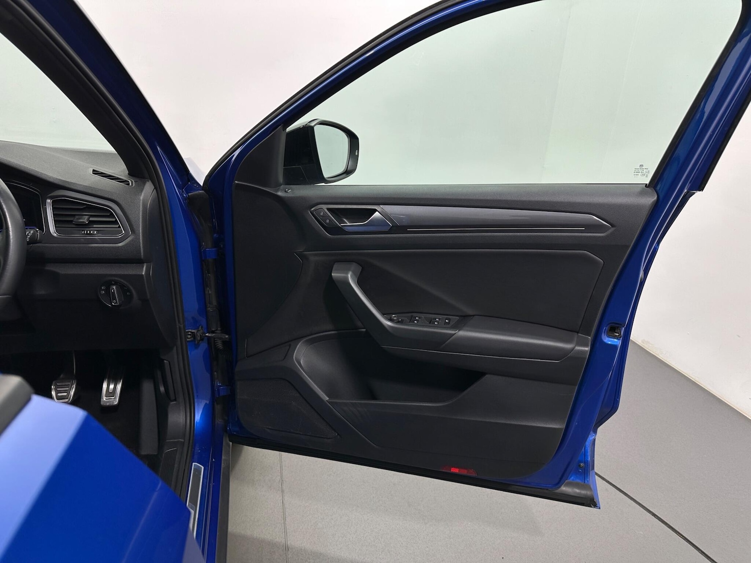 Used Volkswagen T-Roc 2021 for sale - 77097408: Photo 31