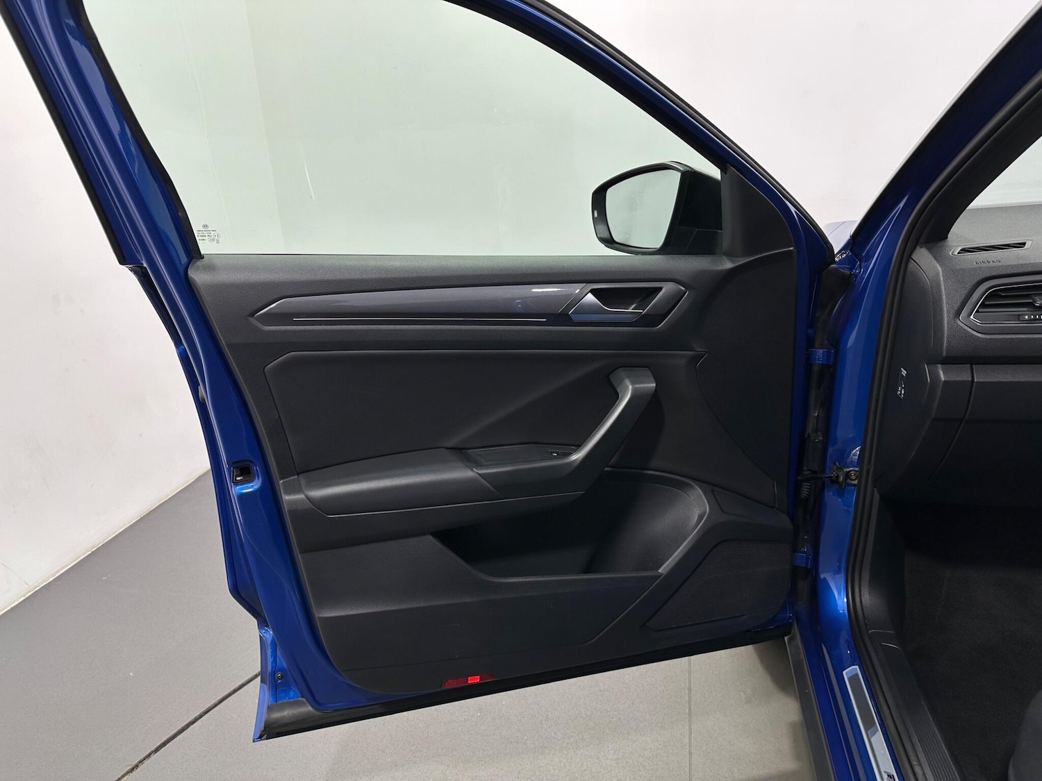 Used Volkswagen T-Roc 2021 for sale - 77097408: Photo 34