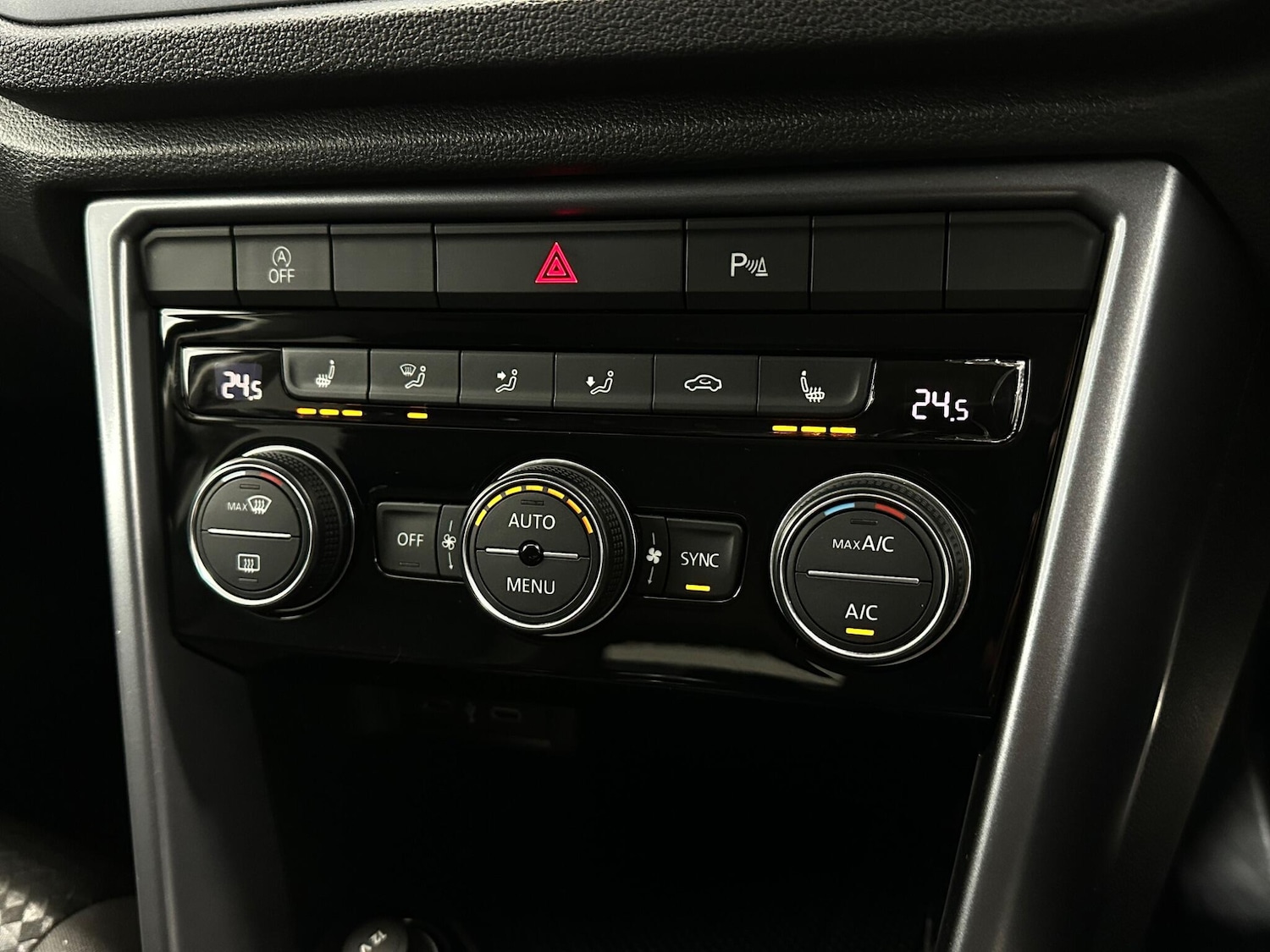 Used Volkswagen T-Roc 2022 for sale - 77633988: Photo 21