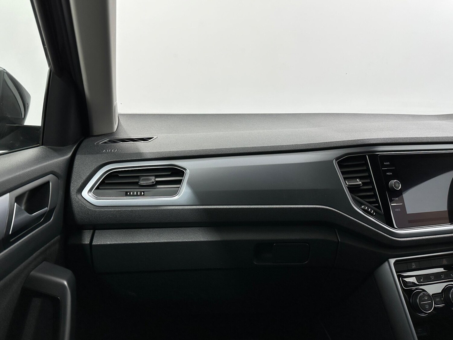 Used Volkswagen T-Roc 2022 for sale - 77633988: Photo 29