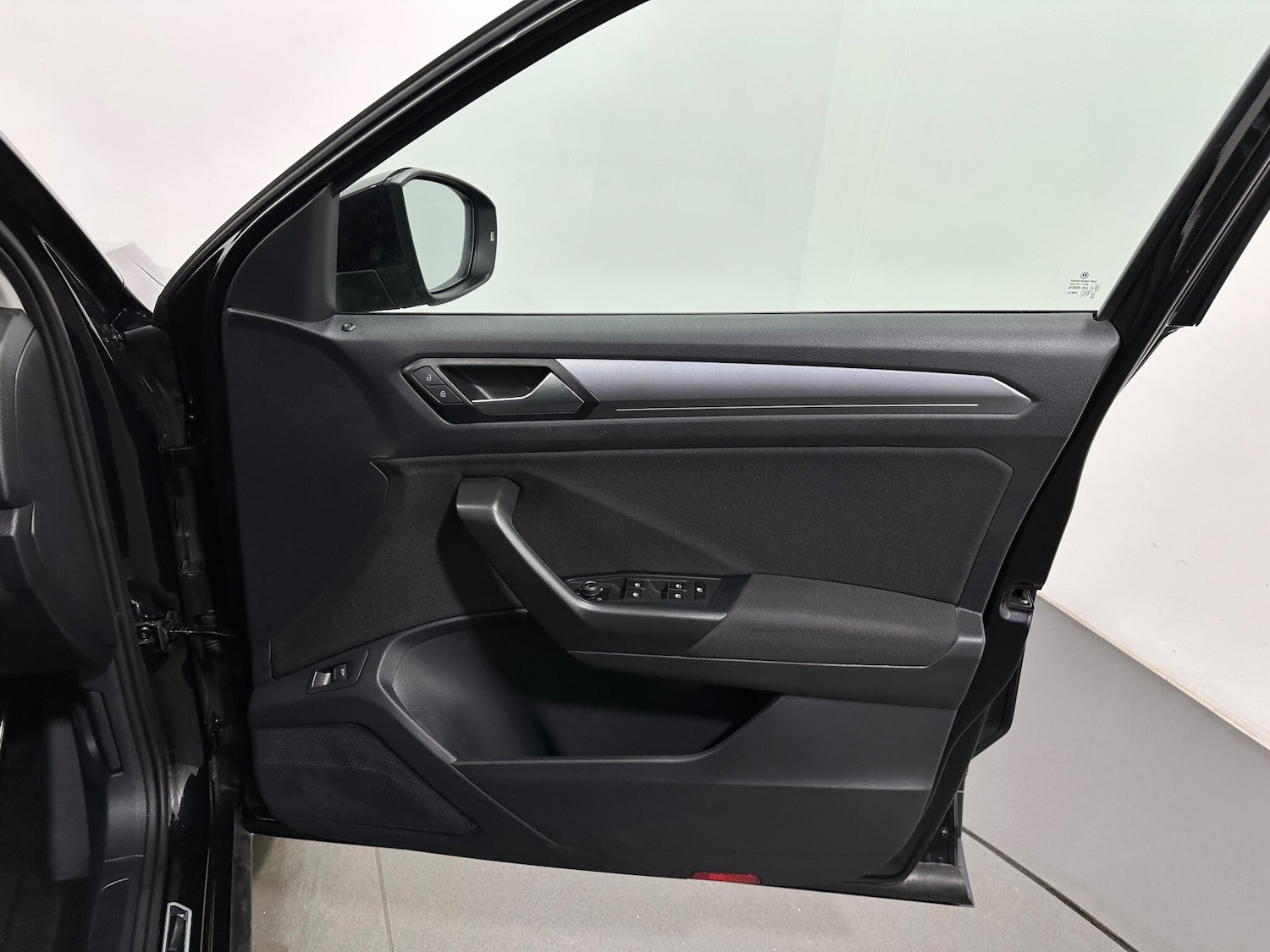 Used Volkswagen T-Roc 2022 for sale - 77633988: Photo 34