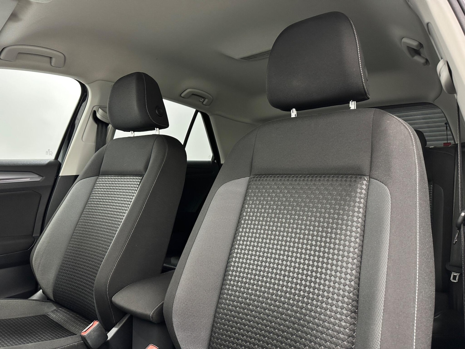 Used Volkswagen T-Roc 2022 for sale - 77633988: Photo 36