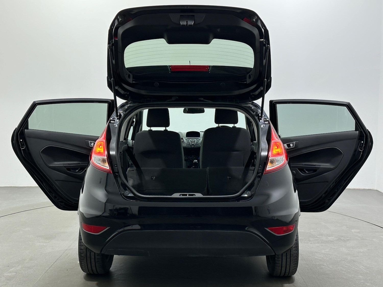 Used Ford Fiesta 2017 for sale - 78020215: Photo 40