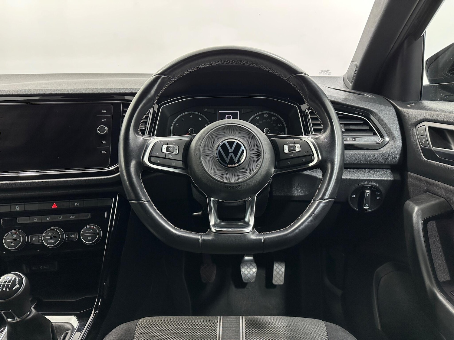 Used Volkswagen T-Roc 2021 for sale - 77131358: Photo 12