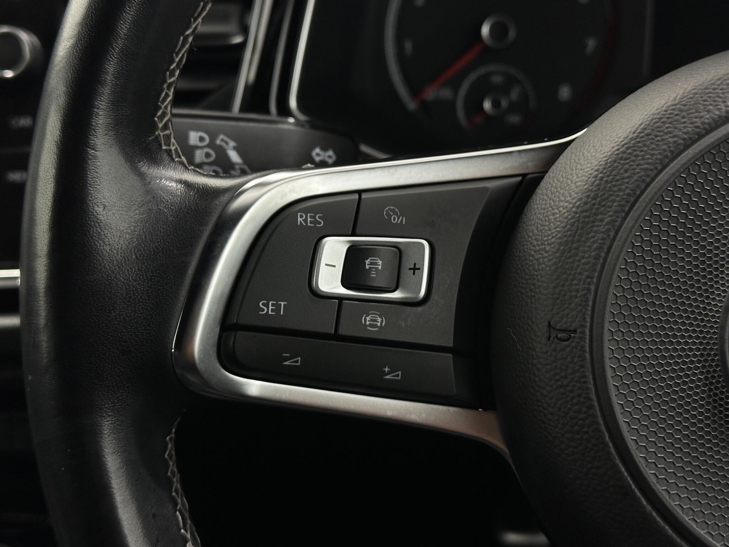 Used Volkswagen T-Roc 2021 for sale - 77131358: Photo 14