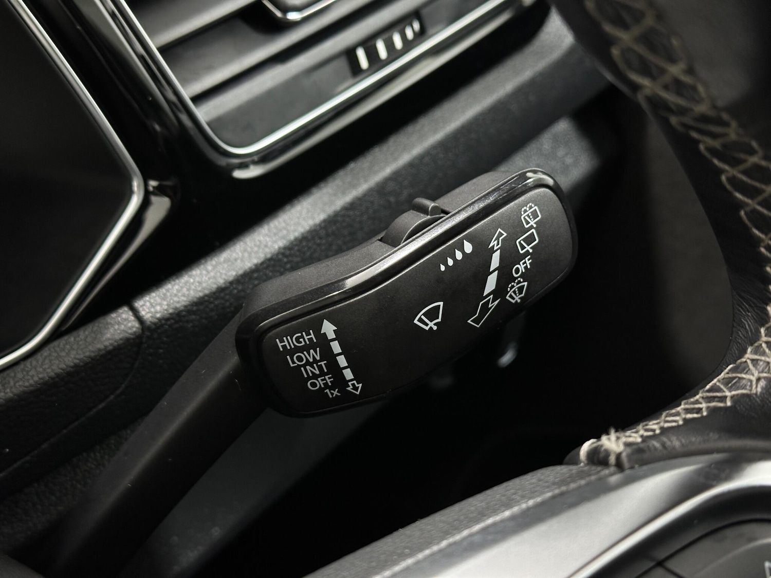 Used Volkswagen T-Roc 2021 for sale - 77131358: Photo 16