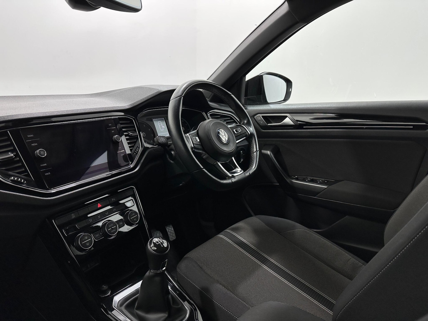 Used Volkswagen T-Roc 2021 for sale - 77131358: Photo 28