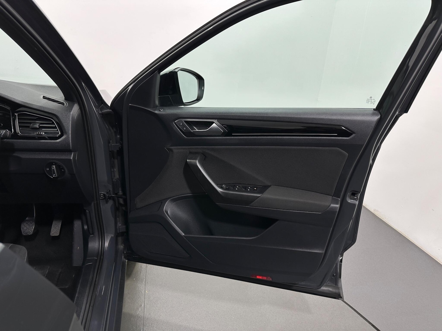 Used Volkswagen T-Roc 2021 for sale - 77131358: Photo 31