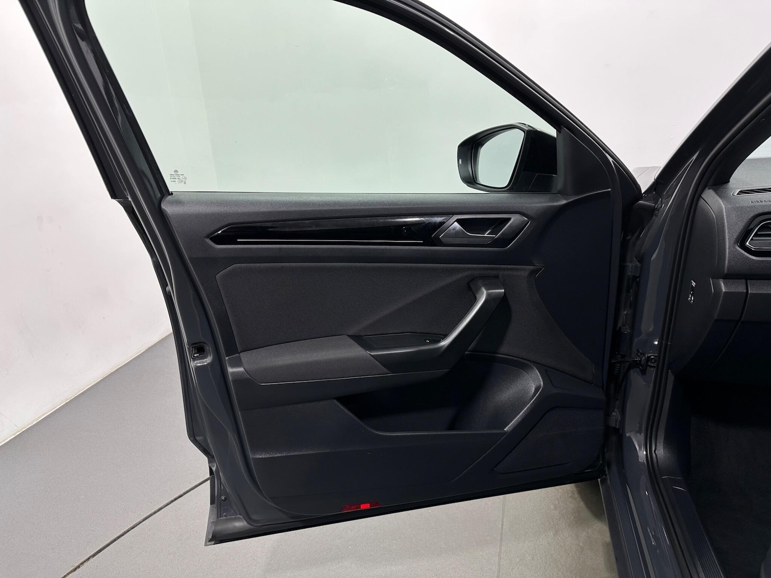 Used Volkswagen T-Roc 2021 for sale - 77131358: Photo 34