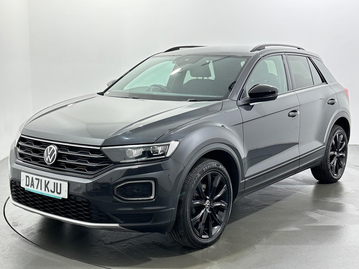 Used Volkswagen T-Roc 2021 for sale - 77131358: Photo 4