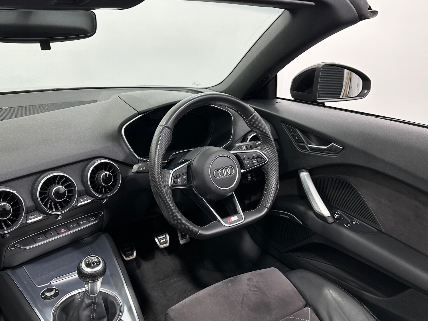 Used Audi TT 2015 for sale - 76878624: Photo 11