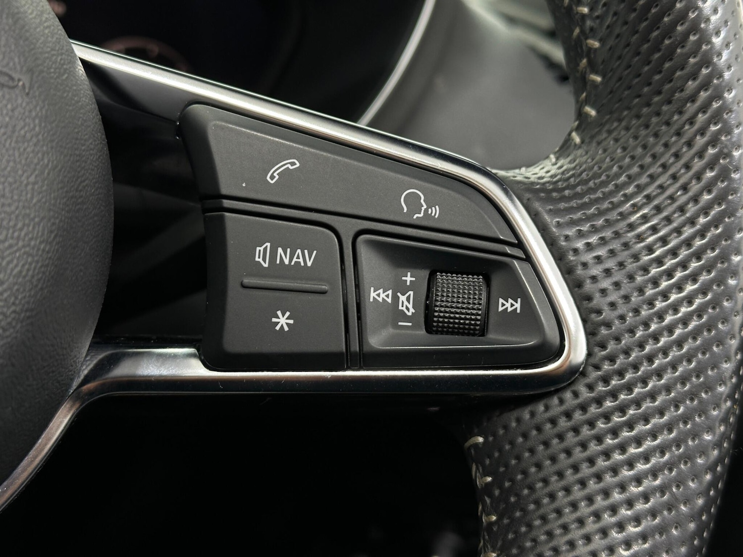 Used Audi TT 2015 for sale - 76878624: Photo 15