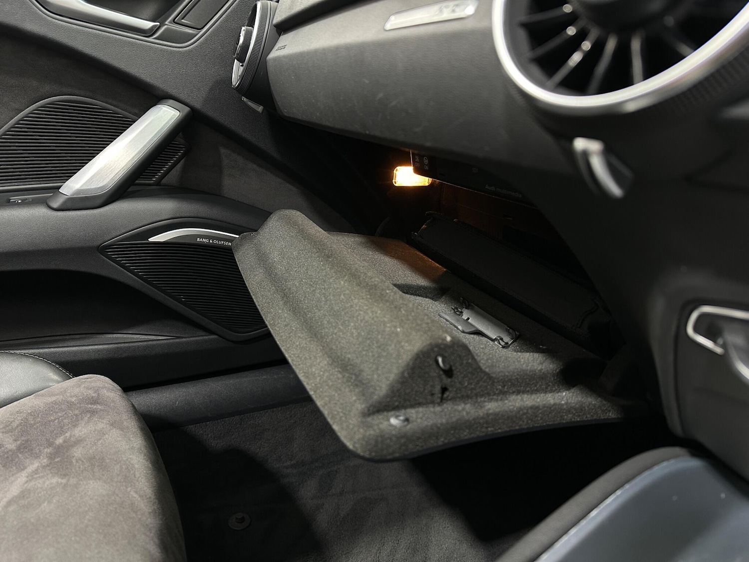 Used Audi TT 2015 for sale - 76878624: Photo 26