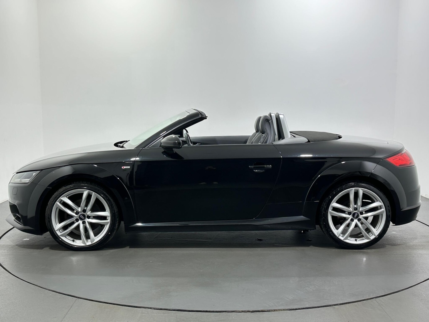 Used Audi TT 2015 for sale - 76878624: Photo 5
