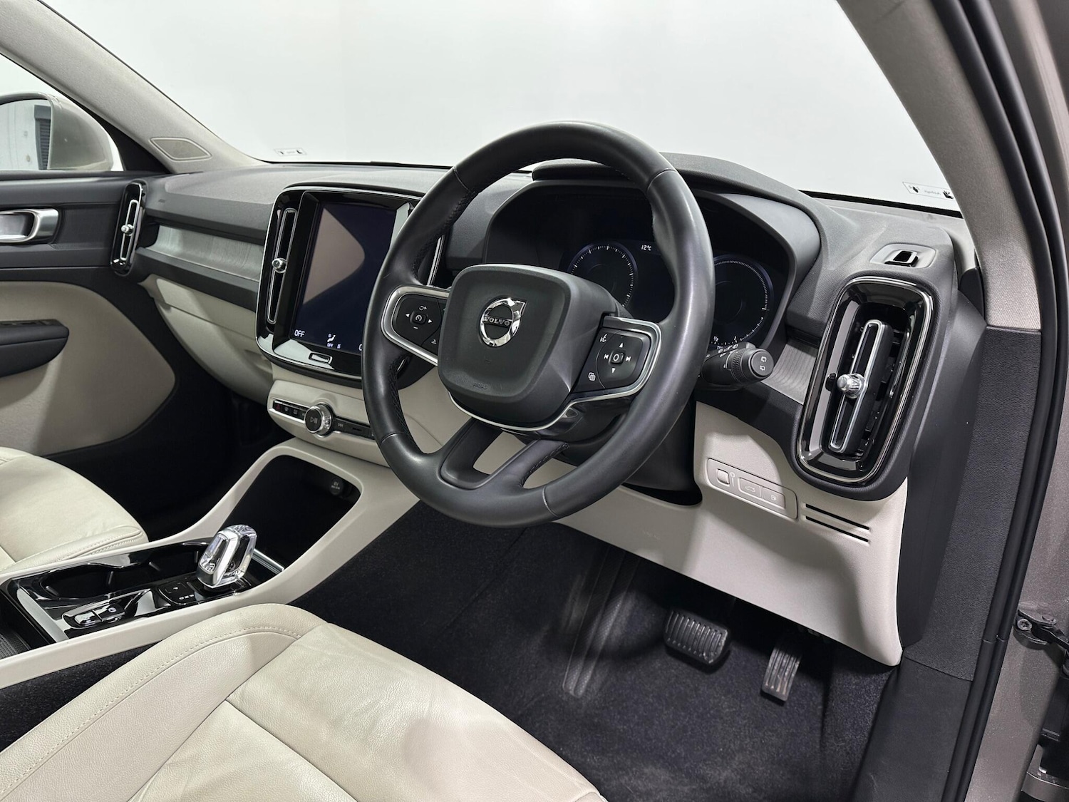 Used Volvo XC40 2021 for sale - 77238391: Photo 10