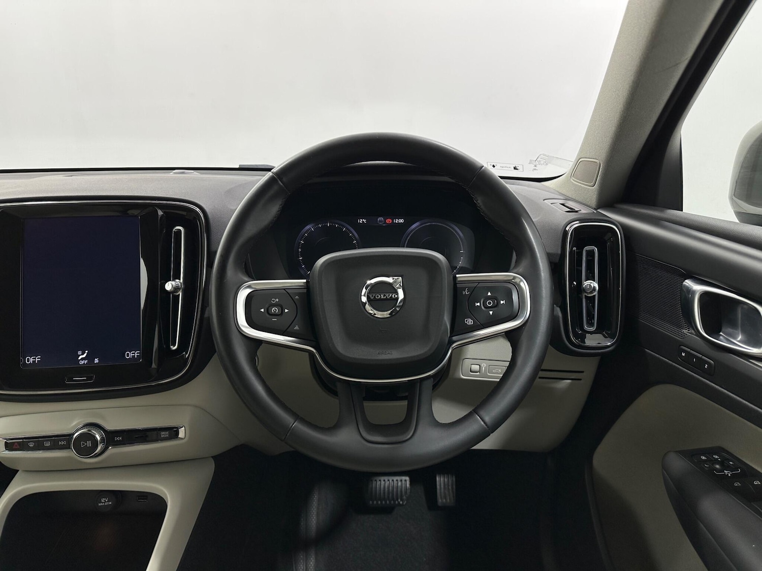Used Volvo XC40 2021 for sale - 77238391: Photo 12