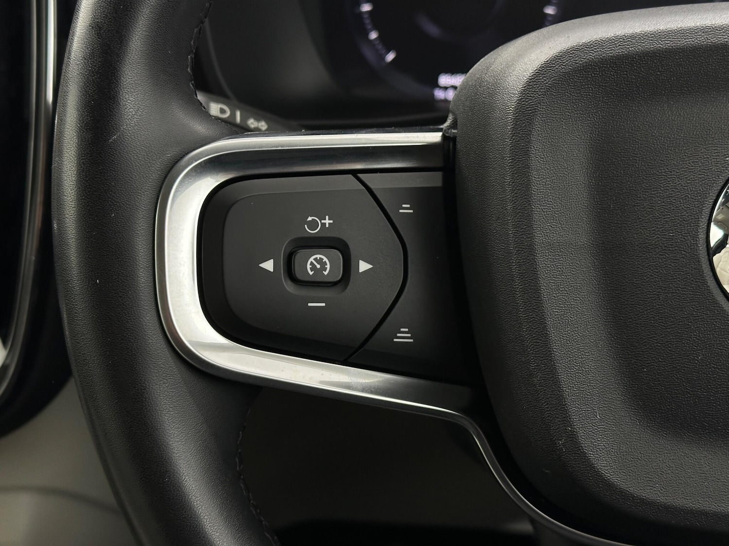 Used Volvo XC40 2021 for sale - 77238391: Photo 14