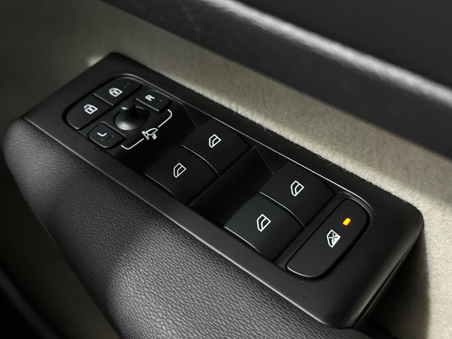 Used Volvo XC40 2021 for sale - 77238391: Photo 18