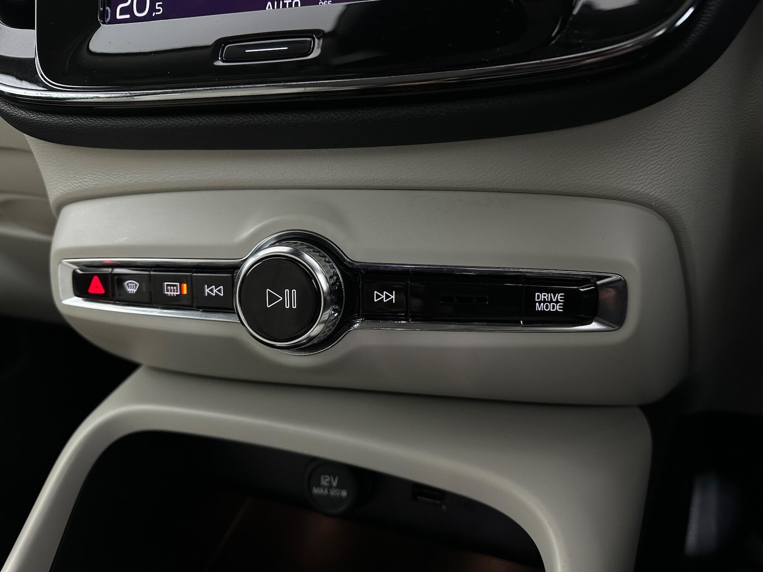 Used Volvo XC40 2021 for sale - 77238391: Photo 20