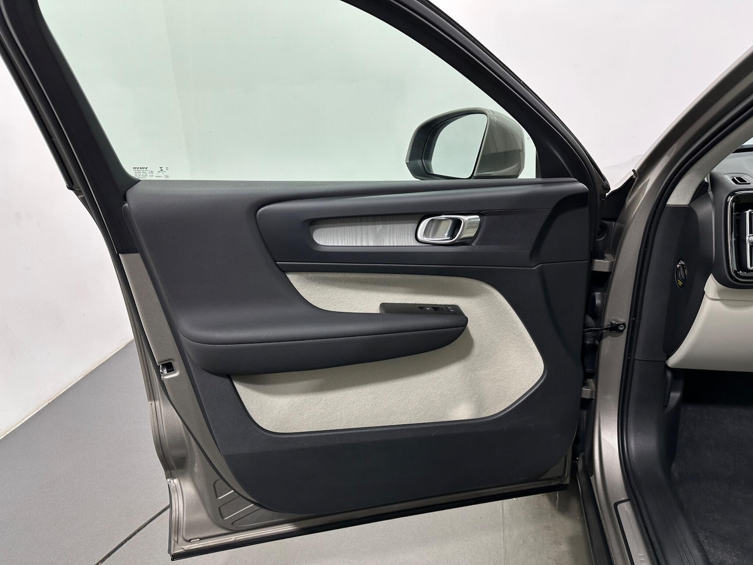 Used Volvo XC40 2021 for sale - 77238391: Photo 35