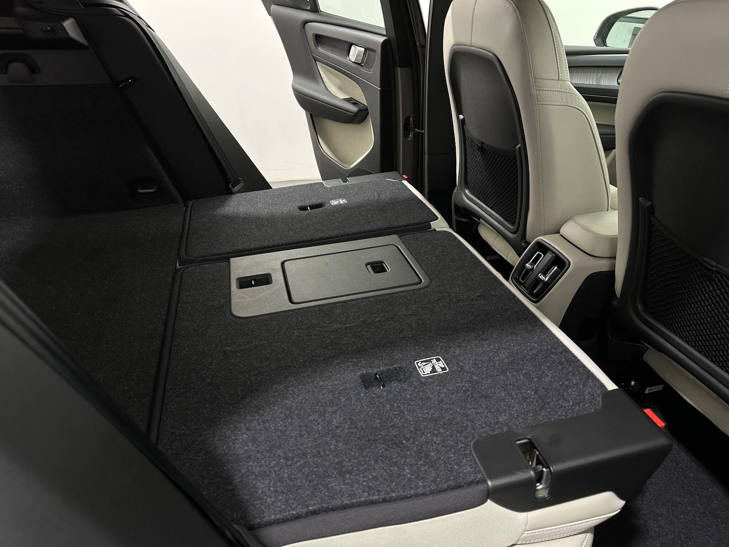 Used Volvo XC40 2021 for sale - 77238391: Photo 44