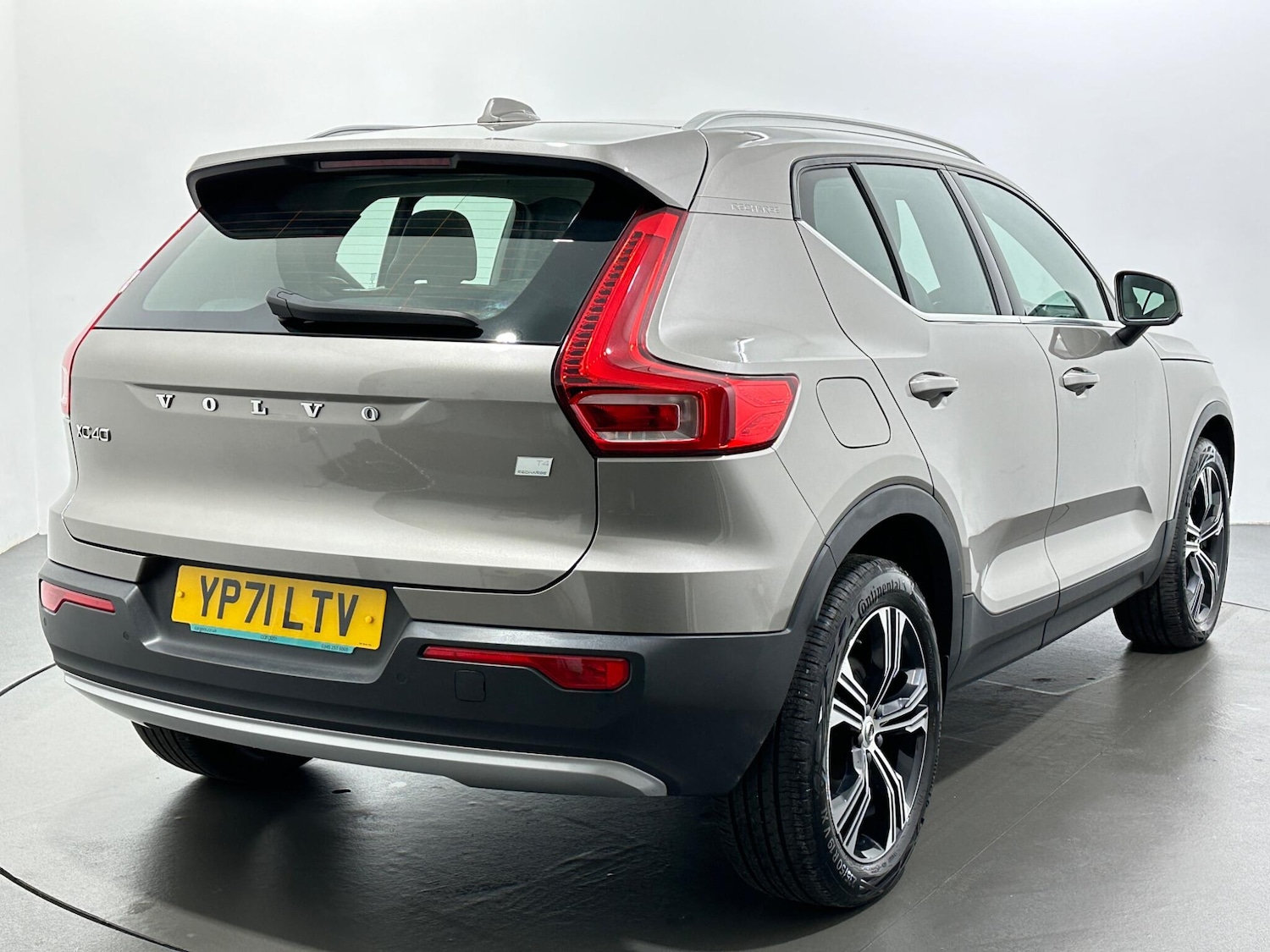 Used Volvo XC40 2021 for sale - 77238391: Photo 8
