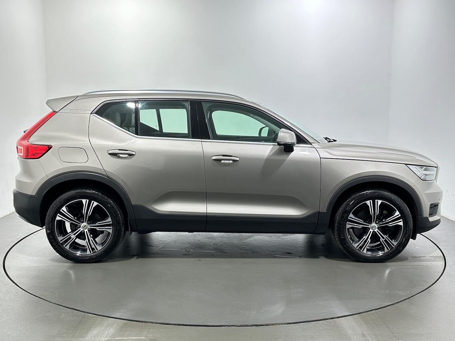 Used Volvo XC40 2021 for sale - 77238391: Photo 9