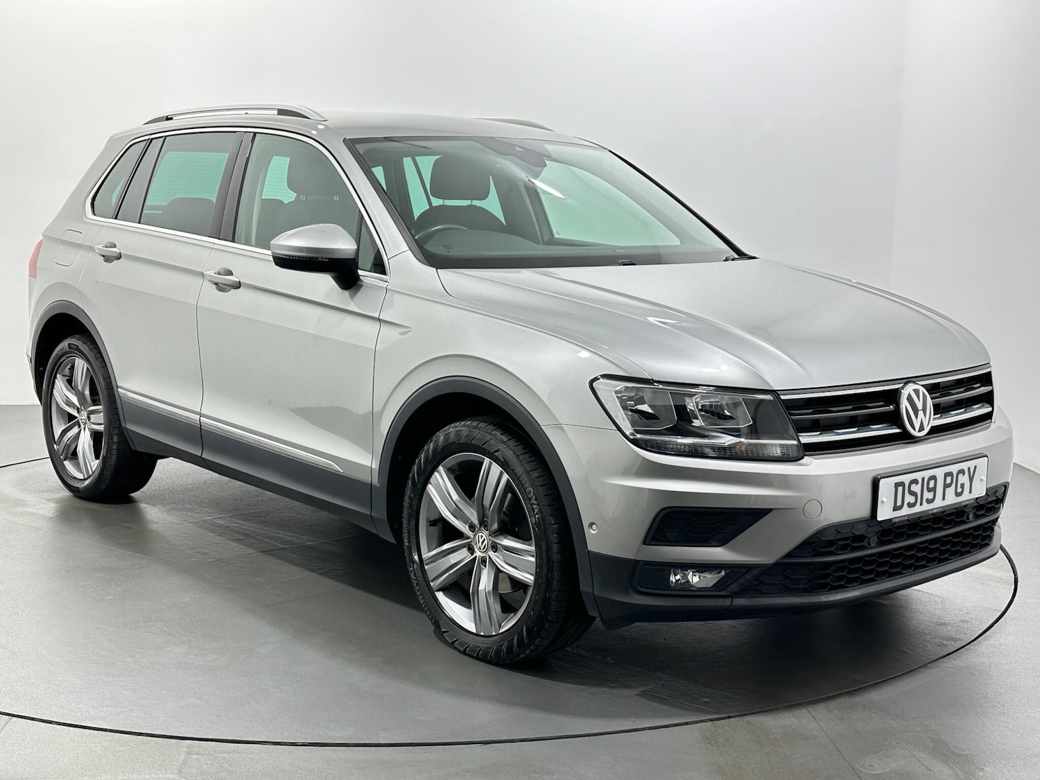 Used Volkswagen Tiguan 2019 for sale - 76878558: Photo 1