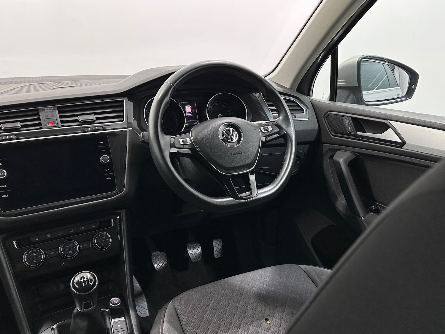 Used Volkswagen Tiguan 2019 for sale - 76878558: Photo 11