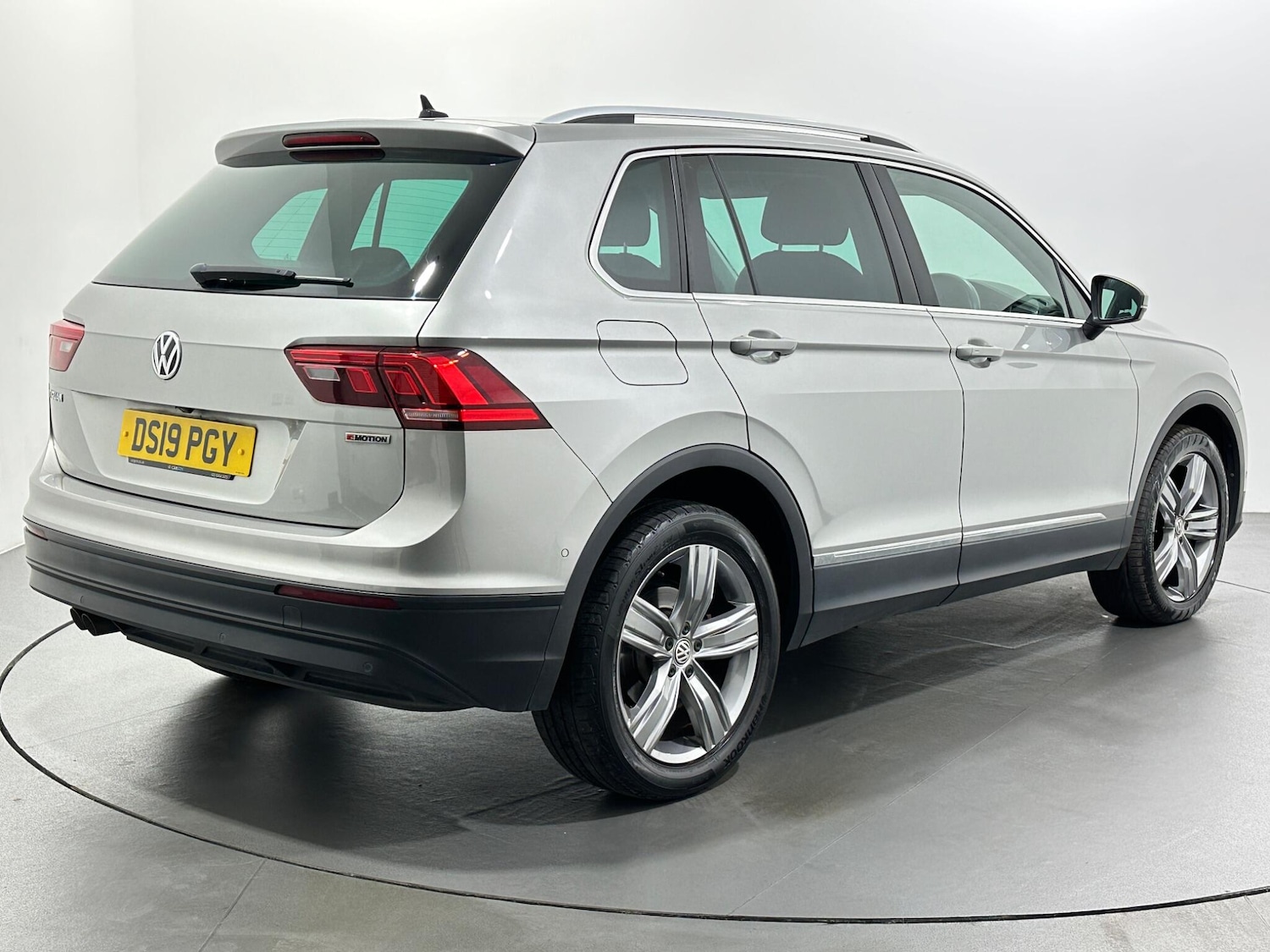 Used Volkswagen Tiguan 2019 for sale - 76878558: Photo 8