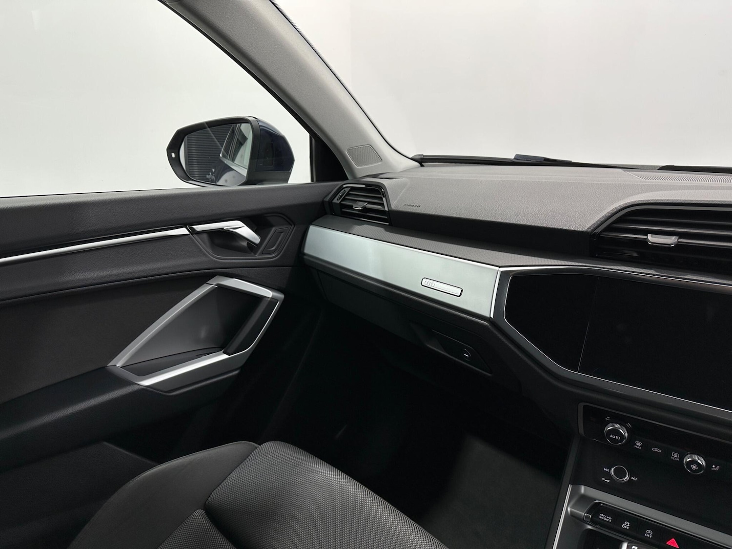 Used Audi Q3 2019 for sale - 76878869: Photo 25