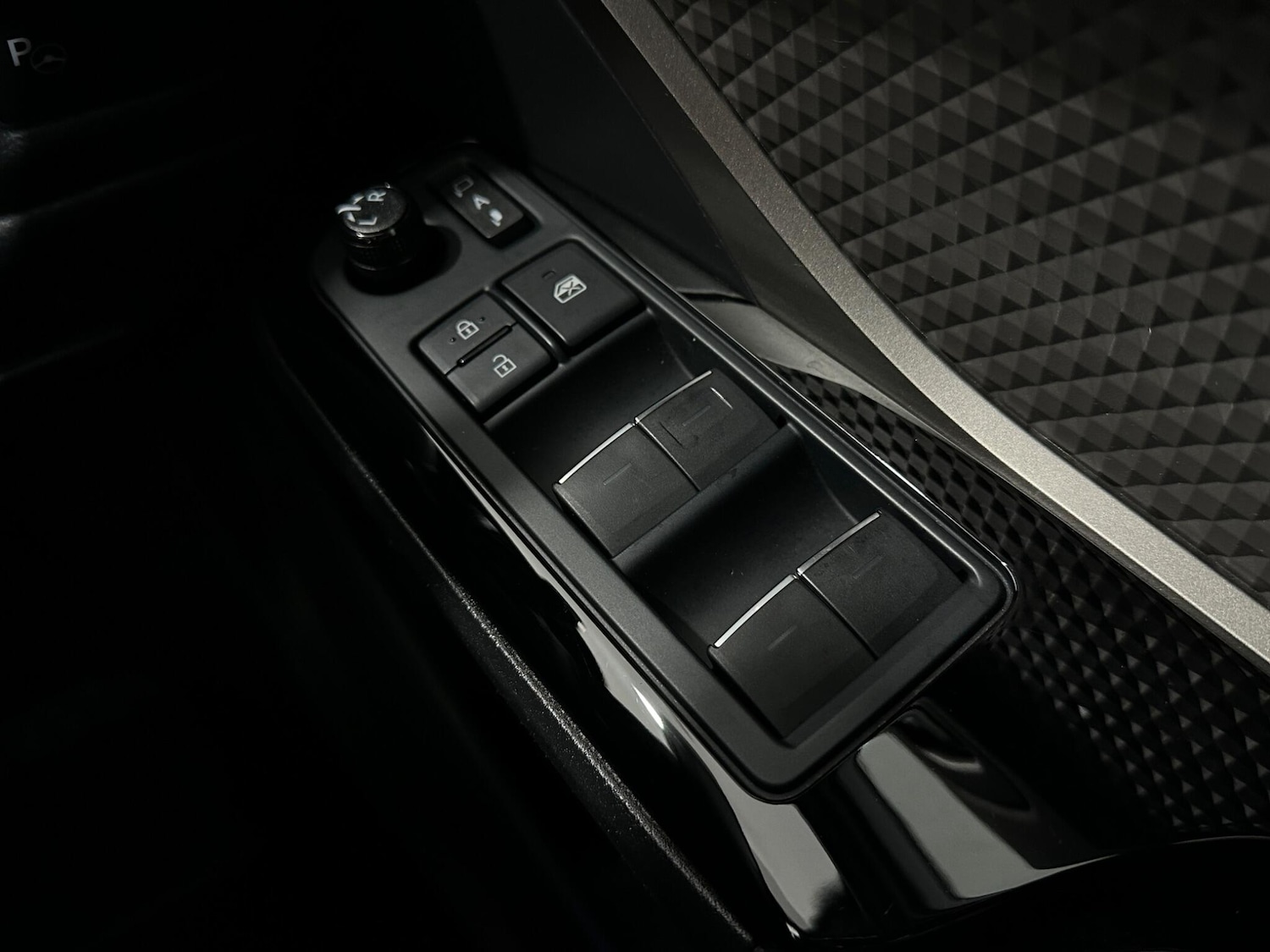 Used Toyota C-HR for sale - 77191943: Photo 17