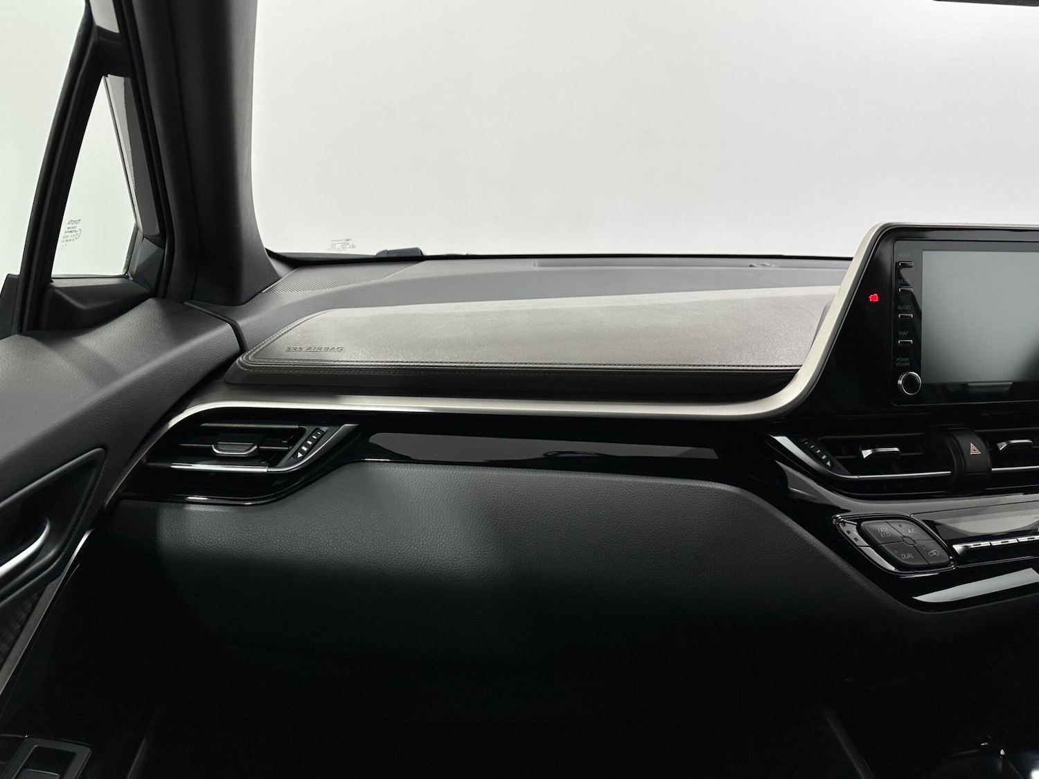 Used Toyota C-HR for sale - 77191943: Photo 25