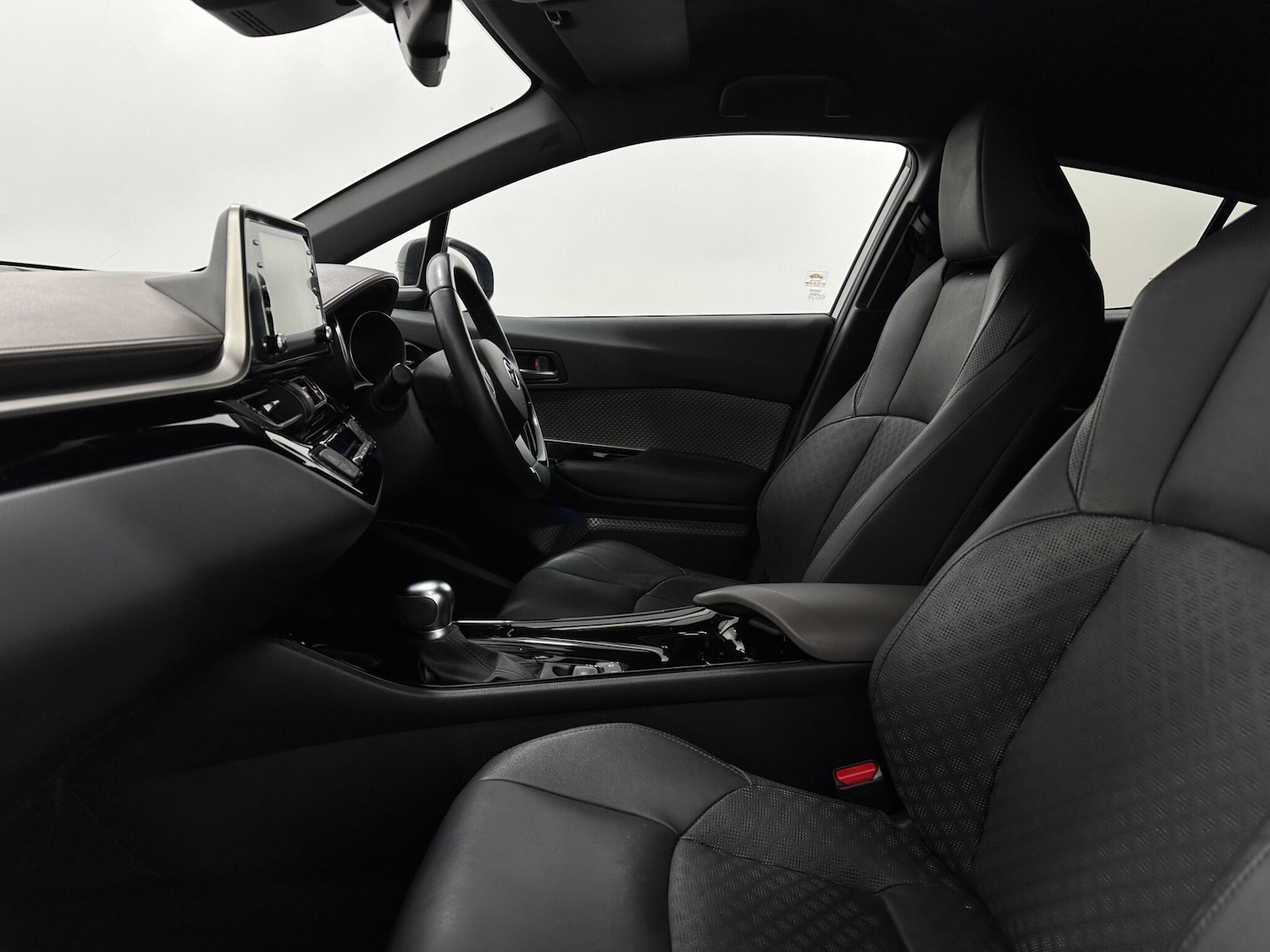 Used Toyota C-HR for sale - 77191943: Photo 31