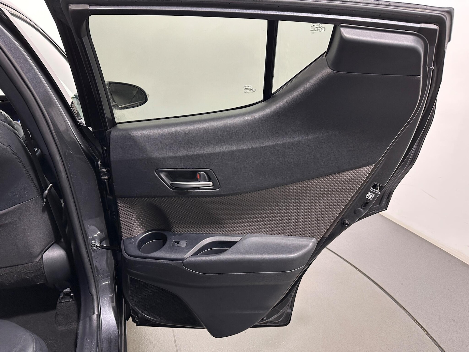 Used Toyota C-HR for sale - 77191943: Photo 39