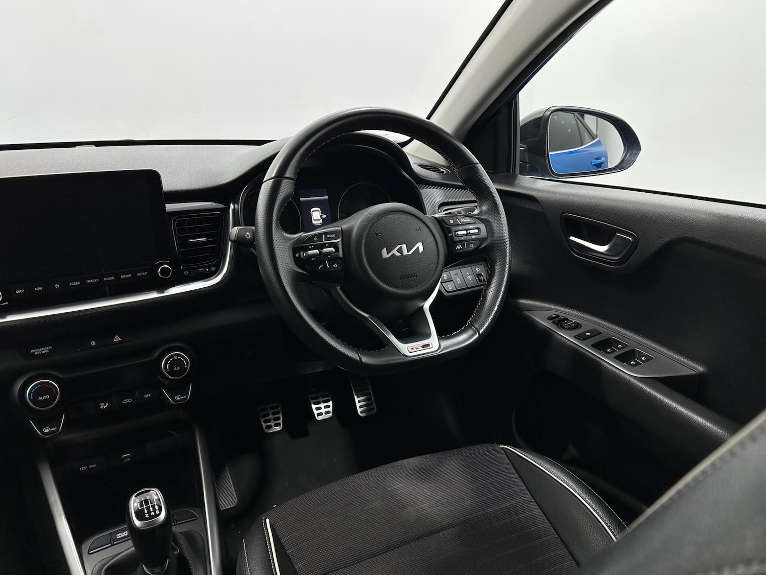 Used Kia Stonic 2022 for sale - 76878946: Photo 11