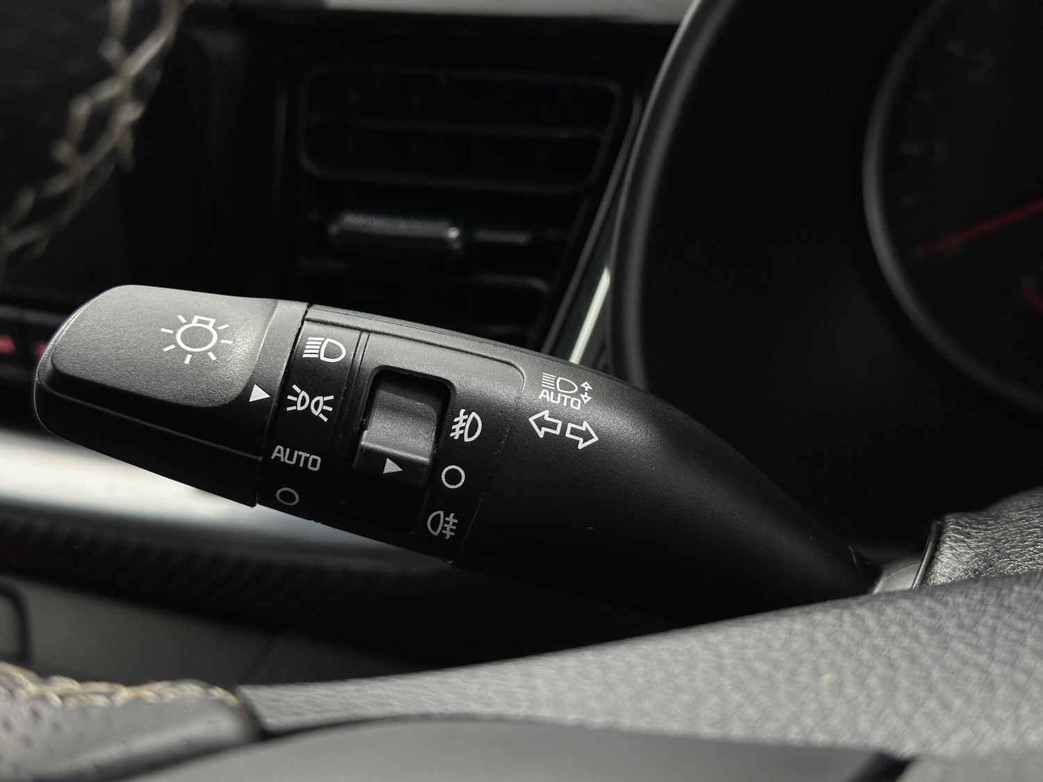 Used Kia Stonic 2022 for sale - 76878946: Photo 12