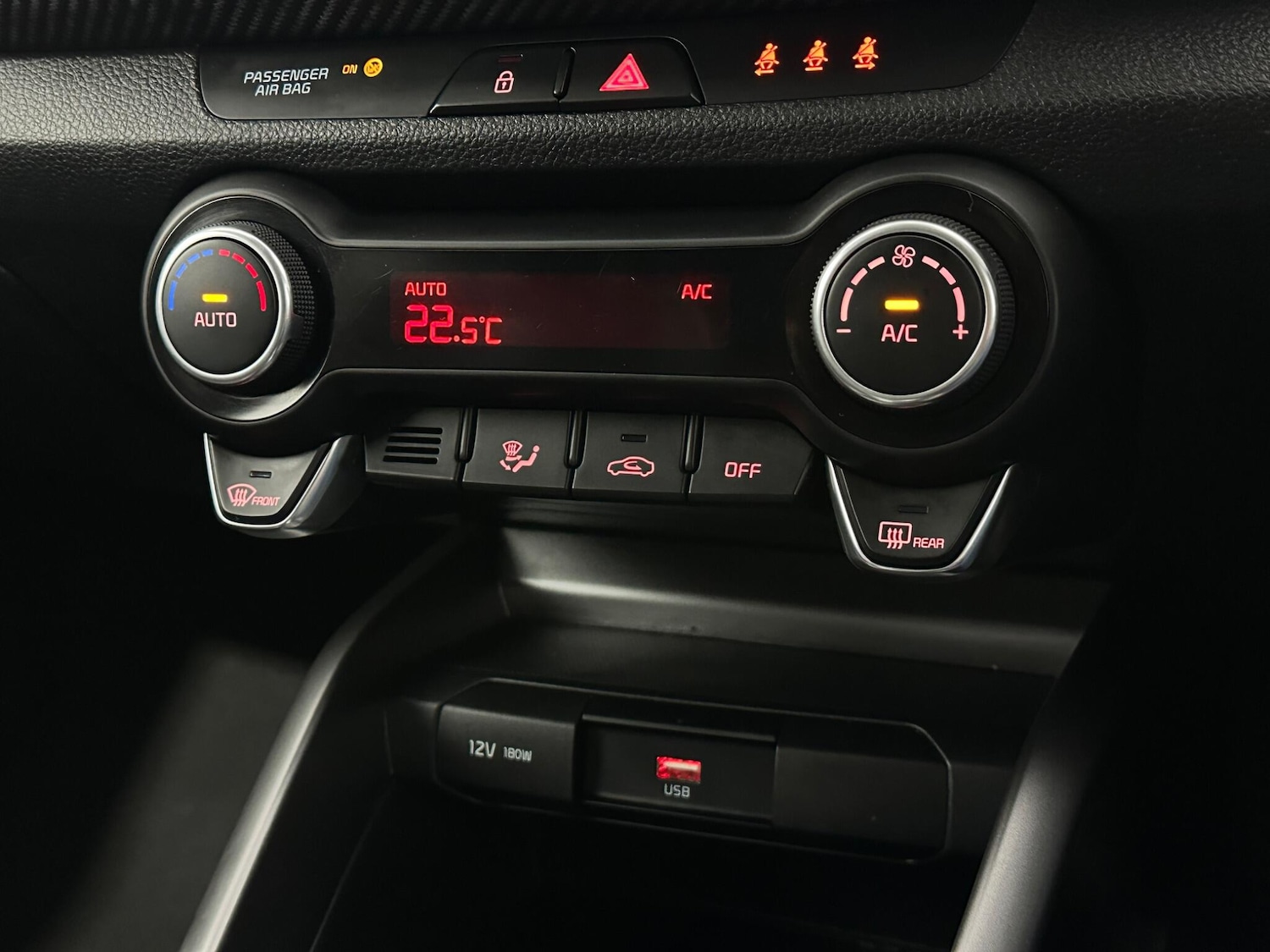 Used Kia Stonic 2022 for sale - 76878946: Photo 19