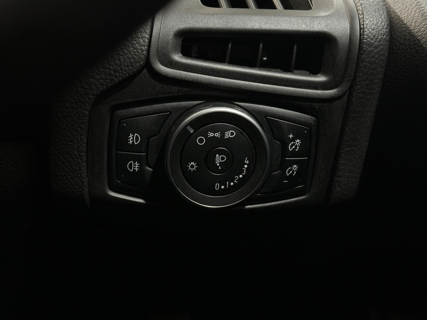 Used Ford Focus 2018 for sale - 76878543: Photo 16