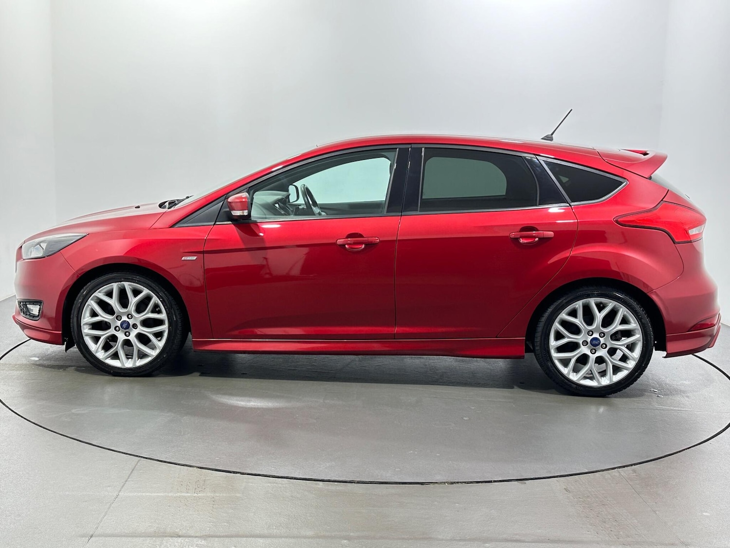 Used Ford Focus 2018 for sale - 76878543: Photo 5